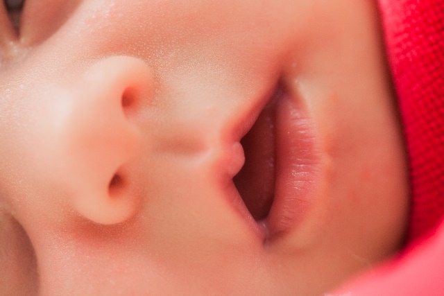 赤ちゃんの口