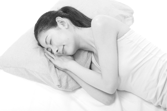 寝ている妊婦さん